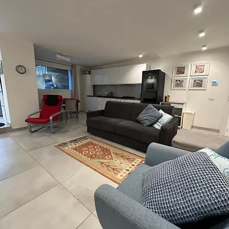 Delia Villa Cernobbio