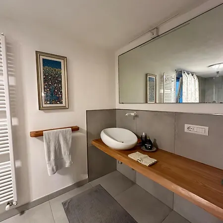 ヴィラ Delia チェルノッビオ