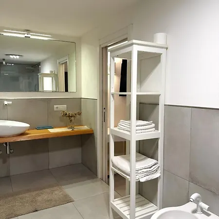 Delia ヴィラ チェルノッビオ